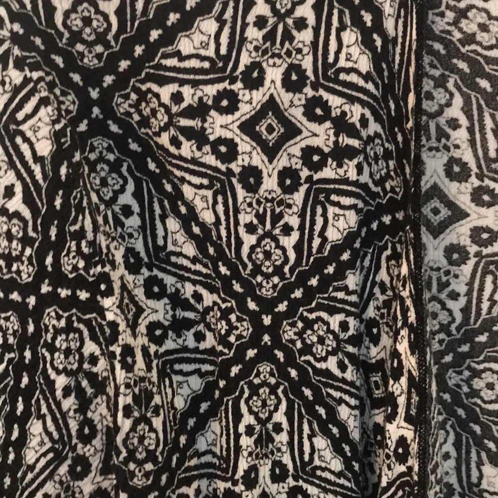 Lularoe size small black and white print - Picture 2 of 2